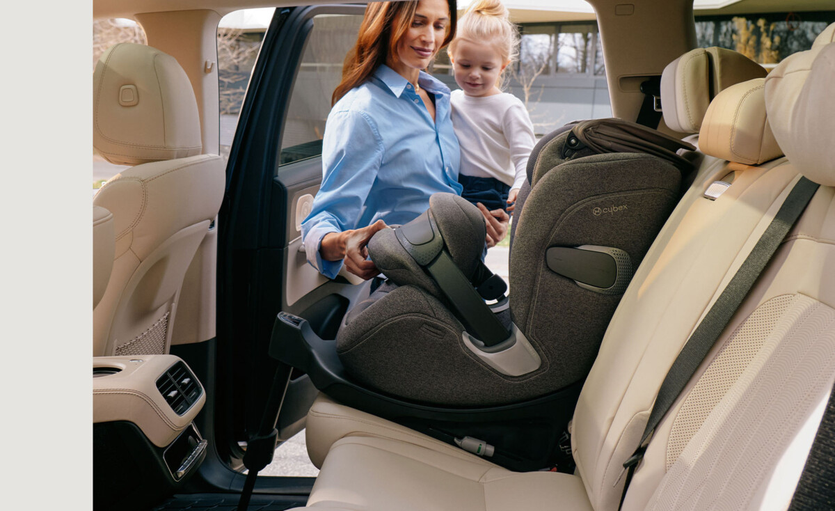 Cybex Anoris T2 i-Size Plus - bezpieczny fotelik samochodowy dla dzieci Cybex Anoris T2 i-Size Plus - bezpieczny fotelik samochodowy dla dzieci