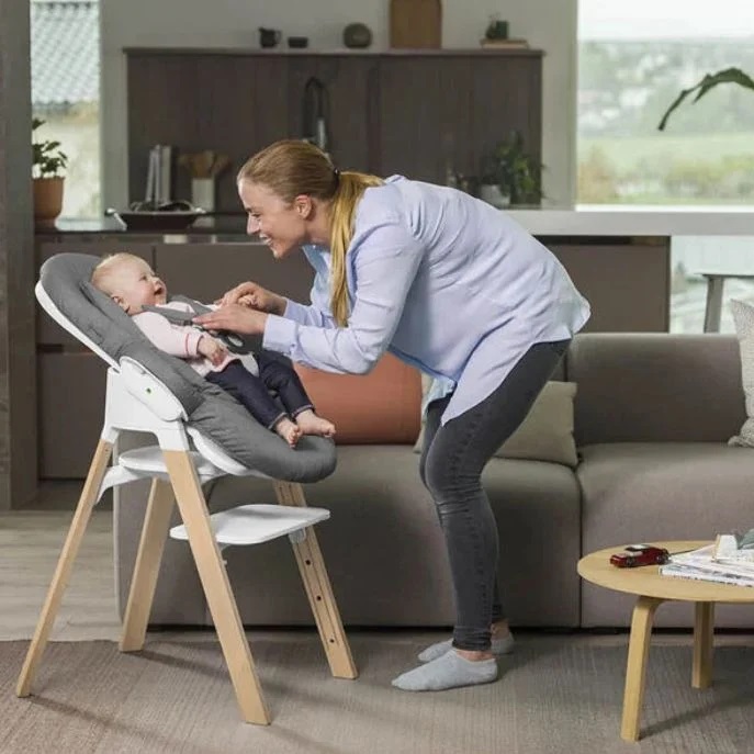 Krzesełka do karmienia i leżaczki Stokke