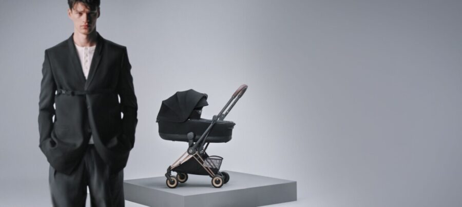 Elegancki wózek CYBEX z zamontowaną gondolą Lux