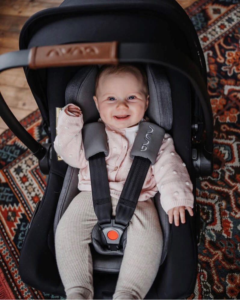 Wygodny i bezpieczny fotelik samochodowy dla dziecka Wygodny i bezpieczny fotelik samochodowy dla dziecka